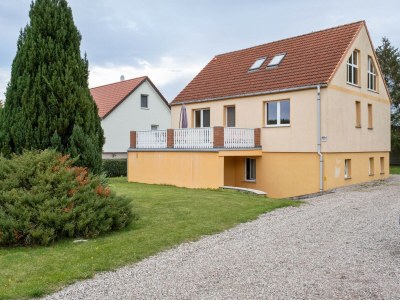 Apartment Attic Apartment with Garden Access - Outdoor photo 6