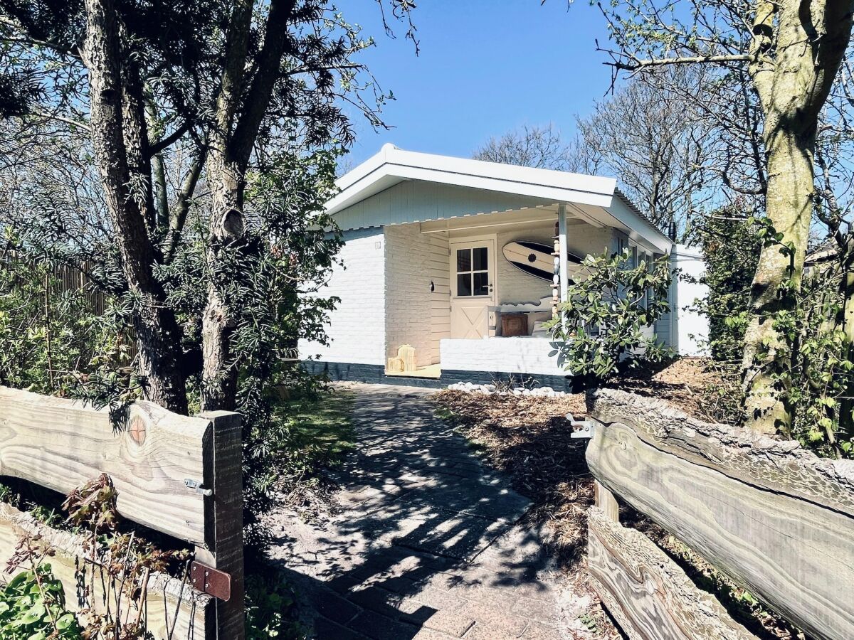 Holiday house Authentic cosy beach cottage in Callanstoog