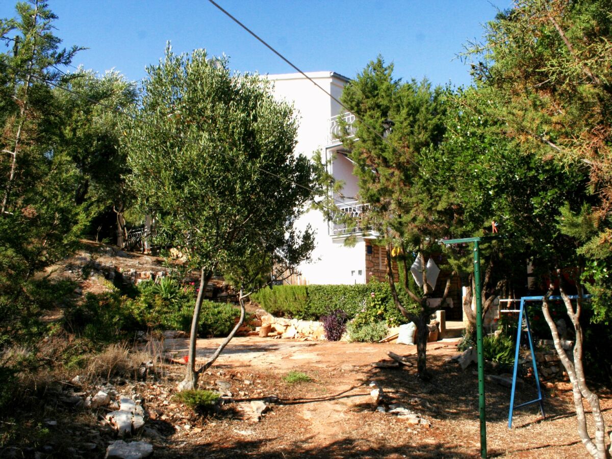 Apartment Two bedroom apartment near beach Cove Zarace (Gdinj), Hvar A-4598-b - Outdoor photo 4