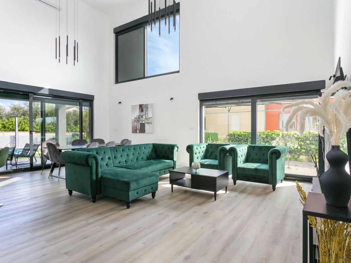Holiday house Comfortable and spacious house with terrace Kaštel Štafilić, Kaštela K-23486