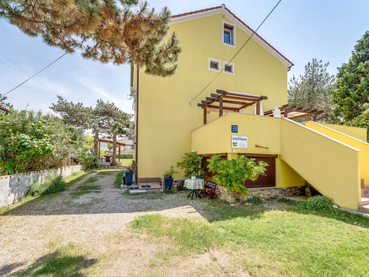Apartment Two bedroom apartment with terrace Baška, Krk A-13907-c - Outdoor photo 2