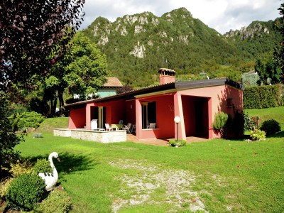Villa Villa by Lake Idro with Panoramic Views in Crone di Idro - Villa