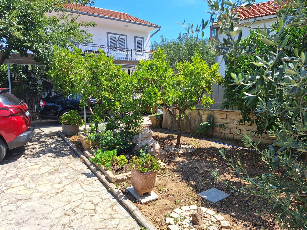 Apartment Studio flat with terrace Vinišće, Trogir AS-12637-a - Outdoor photo 5