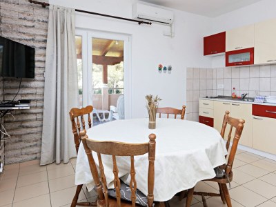 Apartment One bedroom apartment with balcony and sea view Grebaštica, Šibenik A-24046-b in Sibenik - Apartment