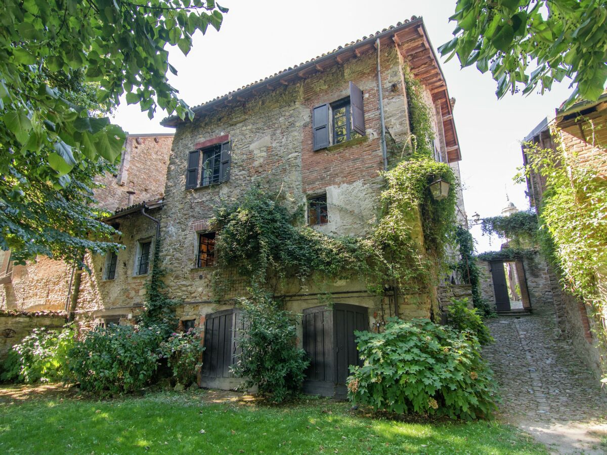 Castle Gästehaus in Monferrato mit Weinverkostung - Outdoor photo 3