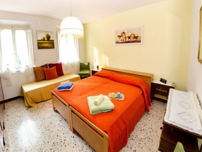 Apartment Holiday Home in Lucca with Pool & Garden - Features photo 24