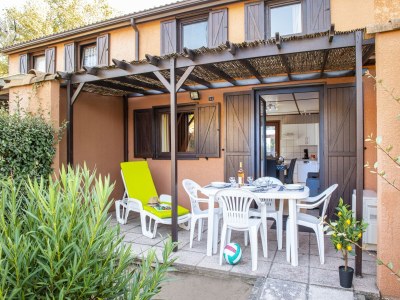 Holiday park Cozy beach House in Les Tamaris - Outdoor photo 2