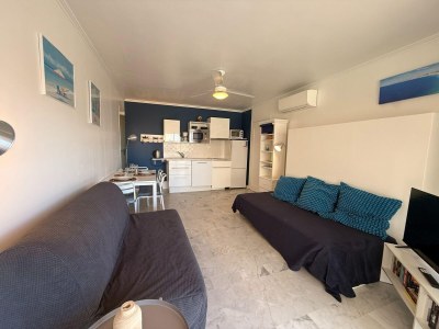 Apartment Peaceful La Pinède apartment for couple in Antibes Region - Apartment