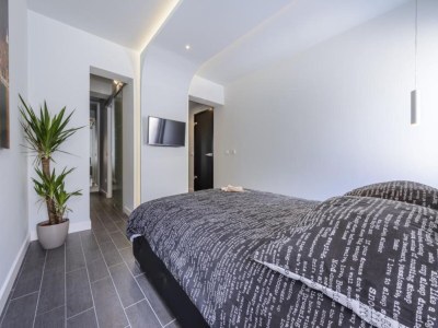 Apartment Apartment LaVilla - Two Bedroom Apartment with Balcony and Sea View (Žuti) - Features photo 25
