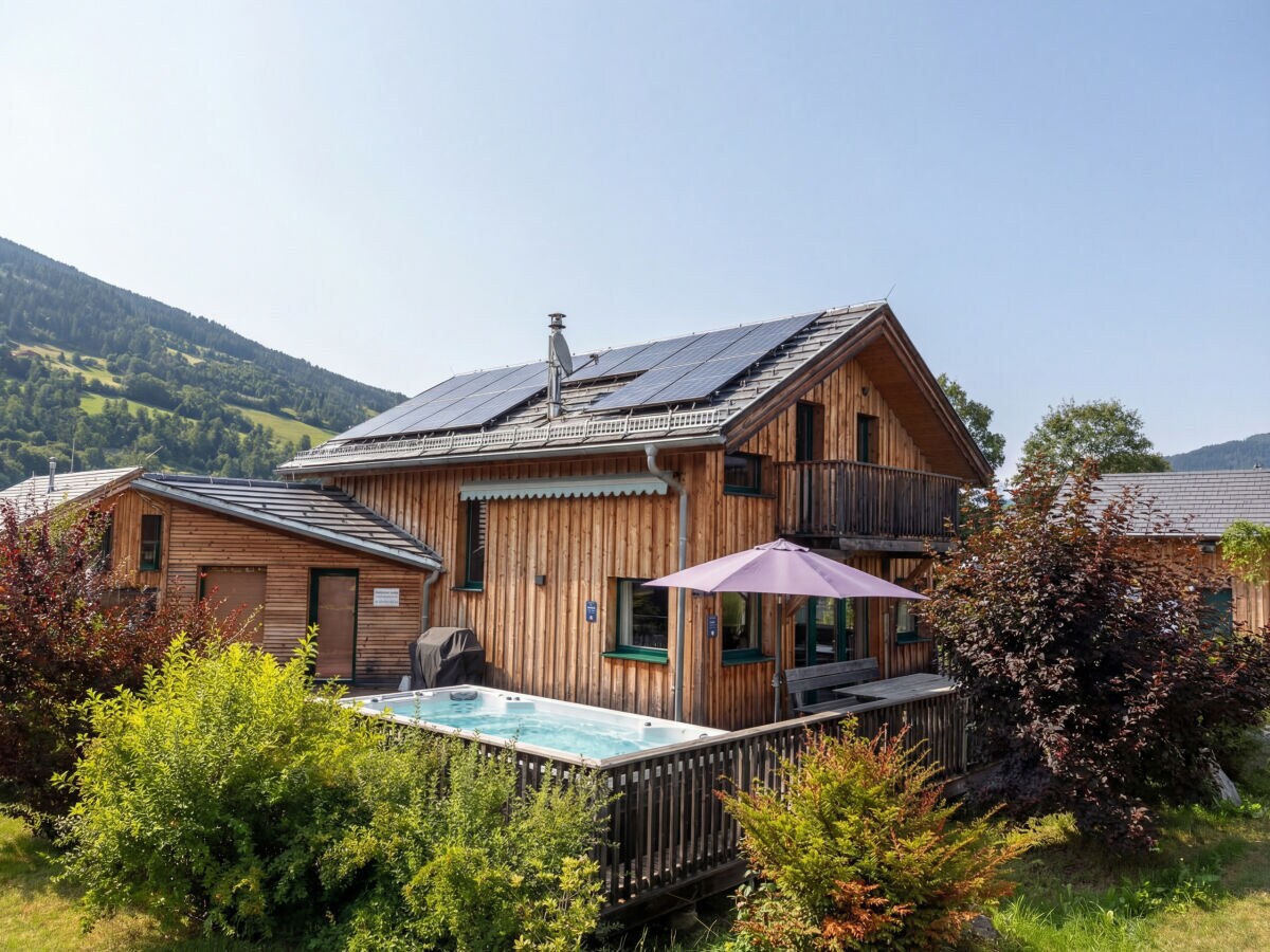Chalet Chalet # 48 mit 4 Schlafzimmer Sauna & Swim Spa