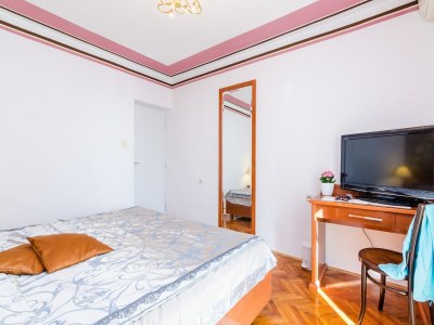 Apartment Apartments Nicol - One-Bedroom Apartment with Terrace - Features photo 3