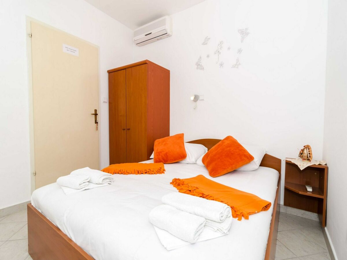 Apartment Guest House Daniela - Double Room with Private External Bathroom and Patio - SOBA 3 - Features photo 4
