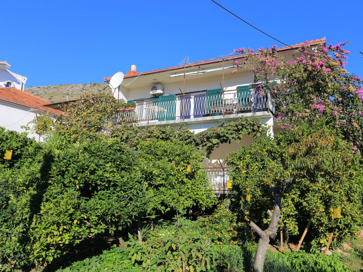 Apartment Two bedroom apartment with terrace and sea view Seget Donji, Trogir A-2029-b - Outdoor photo 2