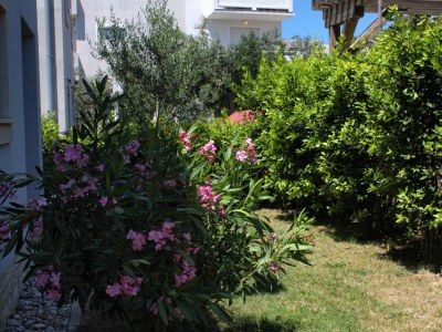 Apartment One bedroom apartment with terrace Banjol, Rab A-3215-a - Outdoor photo 15