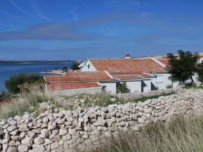 Apartment One bedroom apartment near beach Kustići, Pag A-9360-a - Outdoor photo 5