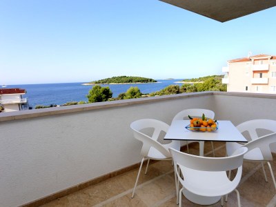 Apartment Two bedroom apartment with terrace and sea view Zečevo Rtić, Rogoznica A-10333-b in Rogoznica - Apartment