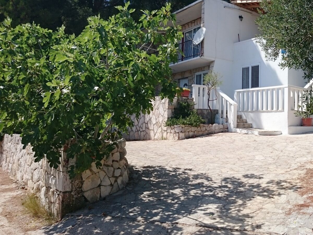 Apartment Two bedroom apartment with terrace and sea view Ivan Dolac, Hvar A-16340-b - Outdoor photo 3