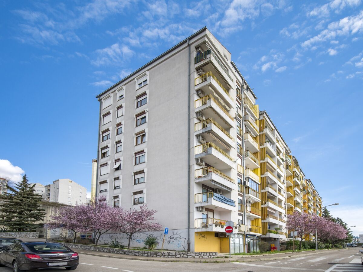 Apartment Two bedroom apartment with balcony and sea view Rijeka A-17629-a