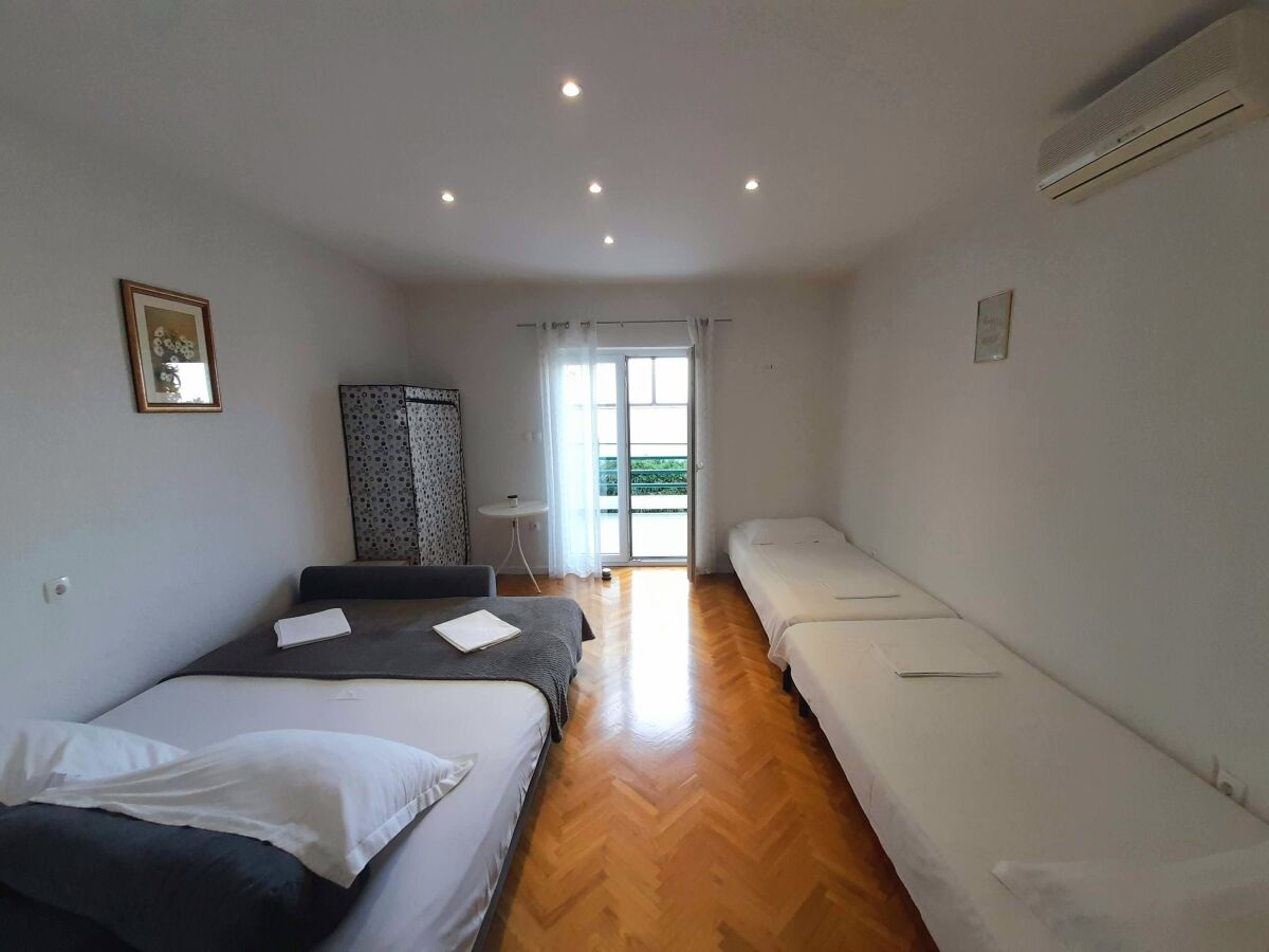 Apartment Two bedroom apartment with terrace Brela, Makarska A-18417-a - Outdoor photo 5