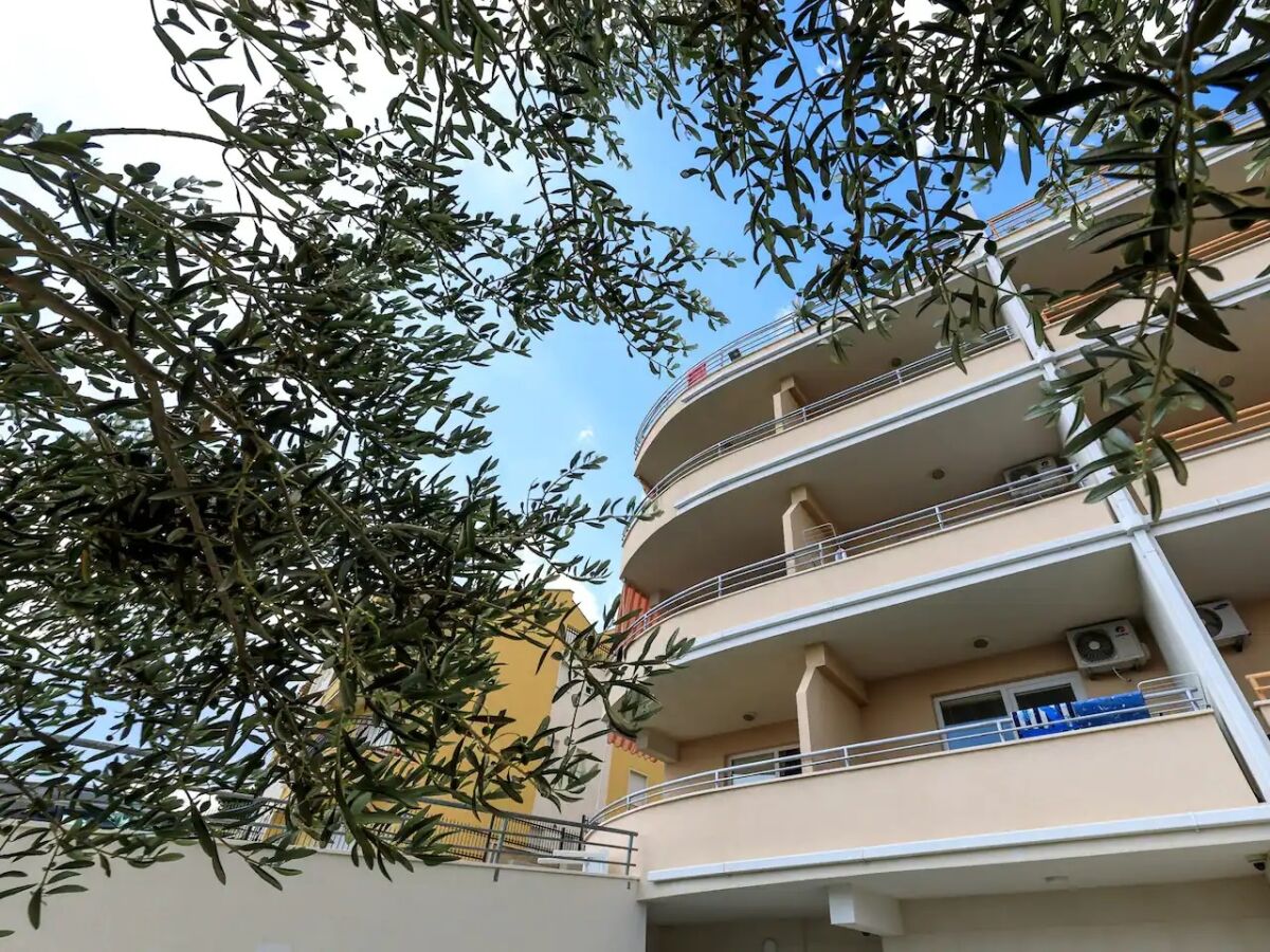 Apartment Two bedroom apartment with terrace and sea view Brela, Makarska A-19998-b - Outdoor photo 4