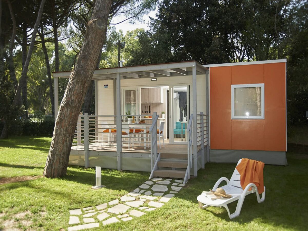 Holiday park Von Kiefern beschatteter Kurzurlaub mit Pool