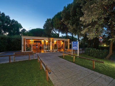 Holiday park Chalet in Baia Domizia with Private Beach in Cellole - Holiday park