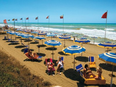 Holiday park Chalet in Baia Domizia with Private Beach - Environment photo 14