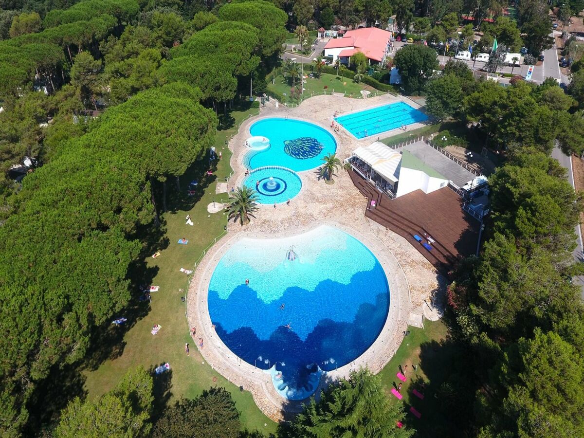 Holiday park Chalet in Baia Domizia with Private Beach - Outdoor photo 2