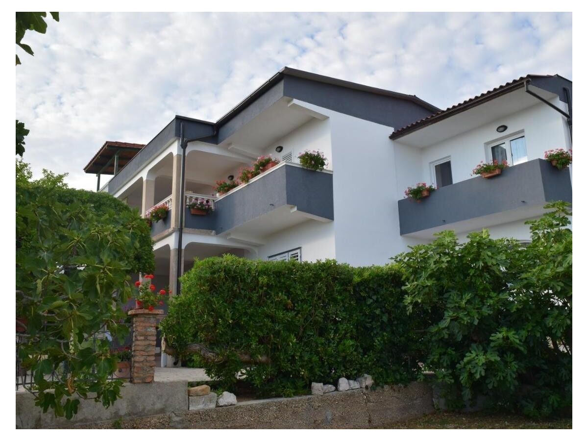 Apartment Two bedroom apartment with balcony Barbat, Rab A-24277-a