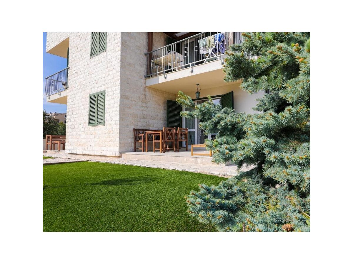 Apartment Two bedroom apartment with terrace Brodarica, Šibenik A-25027-a
