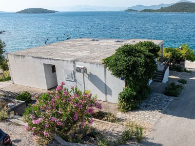Apartment Four-bedroom apartment near beach Cove Pještata, Pelješac A-10236-a - Outdoor photo 11