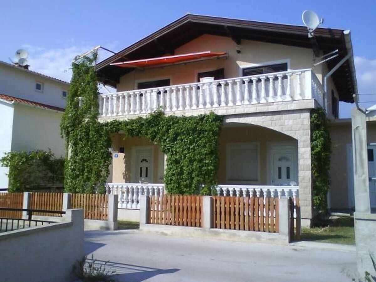 Apartment One bedroom apartment with terrace Vir A-20723-a - Outdoor photo 2