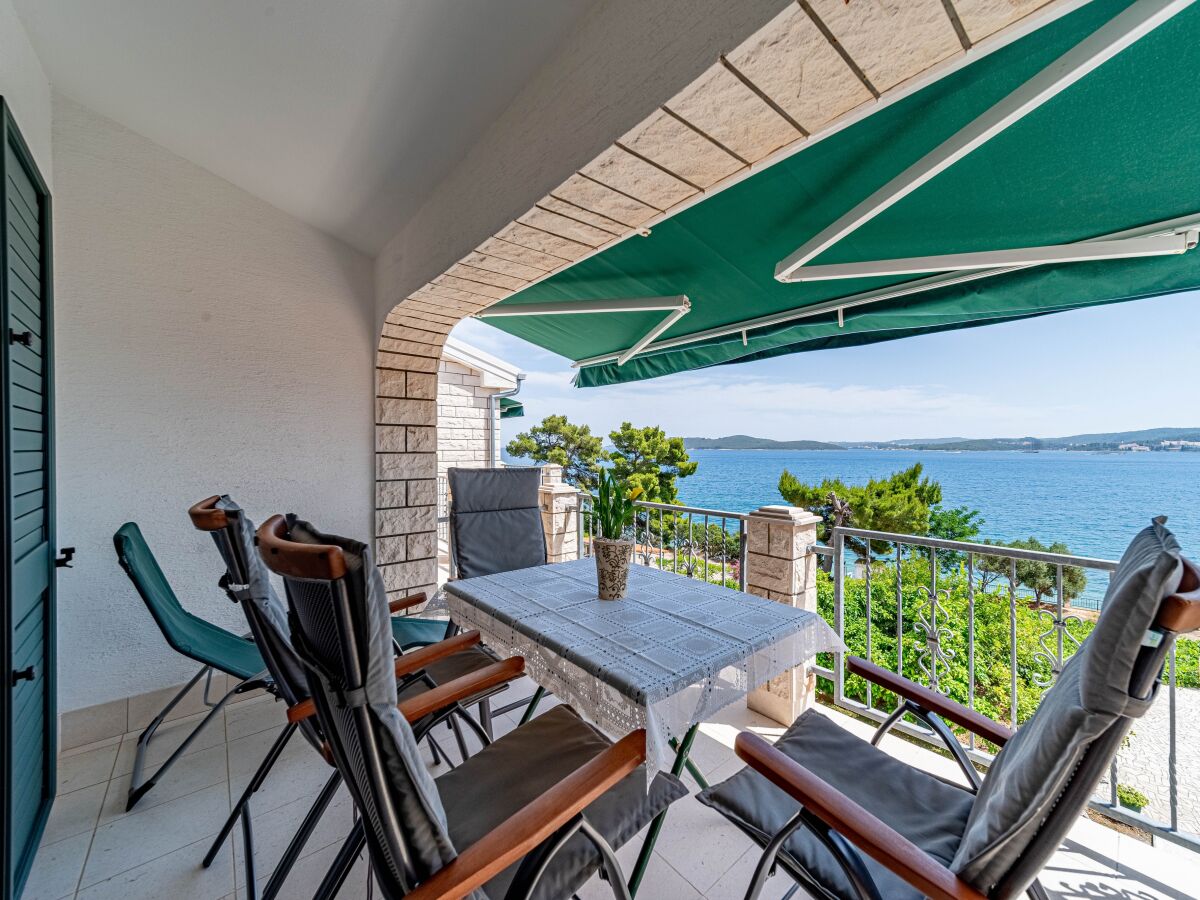 Apartment Two bedroom apartment near beach Kučište - Perna, Pelješac A-21507-e