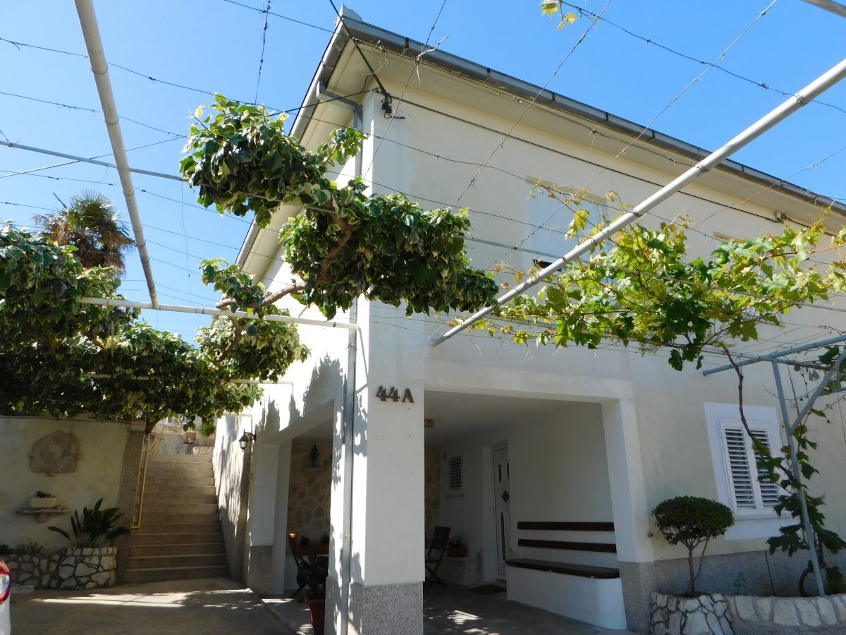 Apartment Two bedroom apartment with terrace Trogir A-15517-a