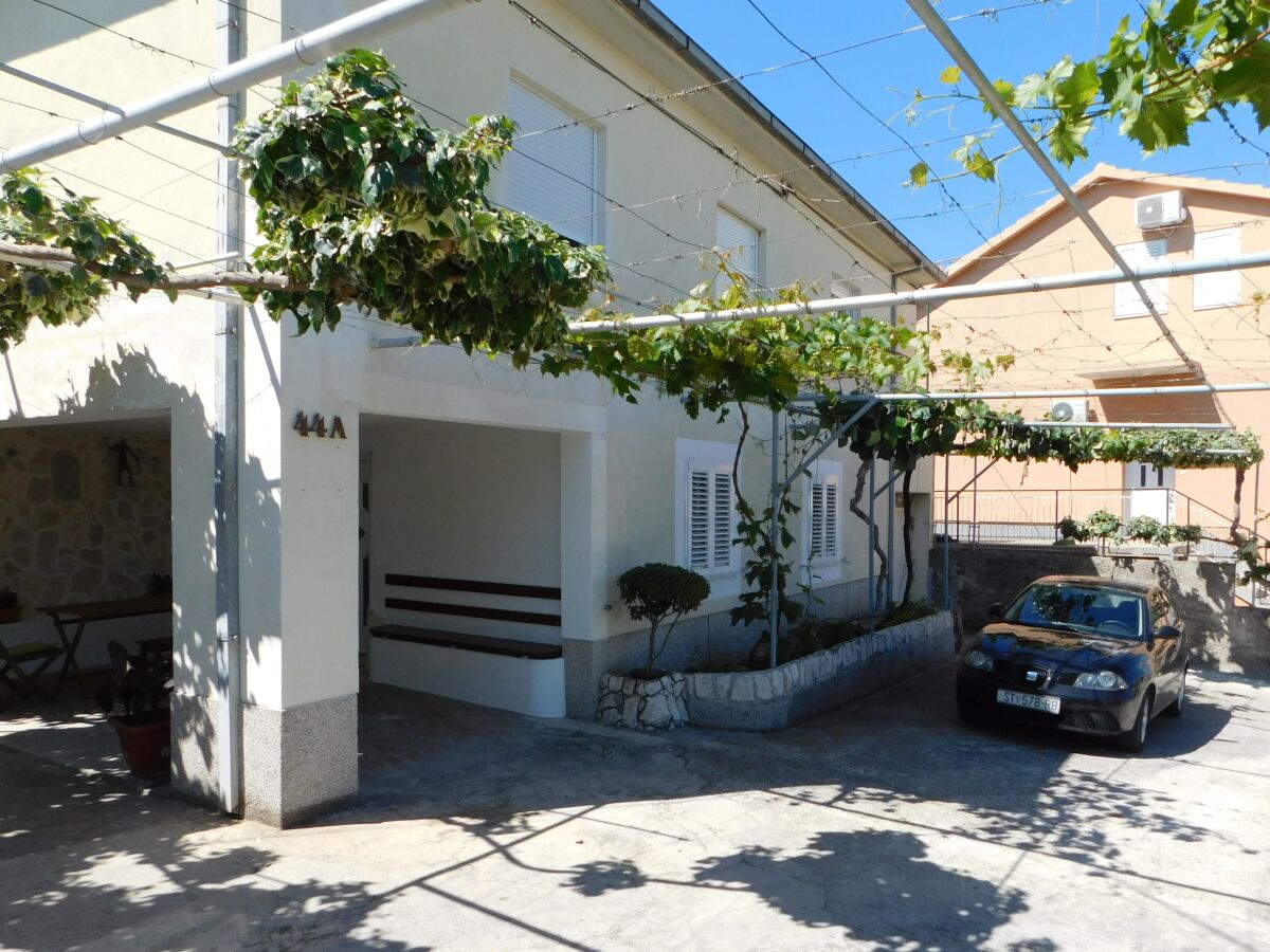 Apartment Two bedroom apartment with terrace Trogir A-15517-a - Outdoor photo 3