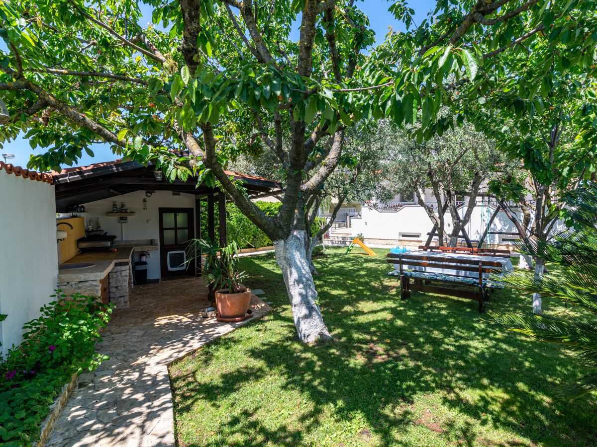 Apartment Two bedroom apartment with terrace and sea view Štinjan, Pula A-23546-b - Outdoor photo 5