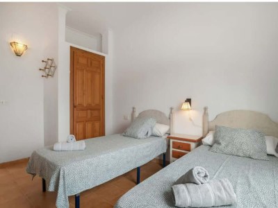 Apartment Family Stay in Conil with a swimming pool - Features photo 26