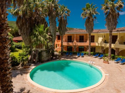 Holiday park Residence mit Gemeinschaftspool in Palau - Outdoor photo 11