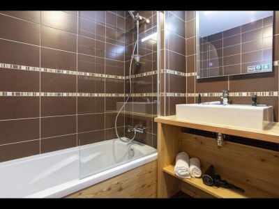 Apartment Charming Apartment with Pool in Tignes - Features photo 21