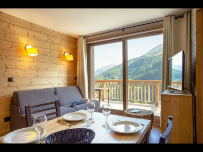 Apartment Charming Apartment with Pool in Tignes - Features photo 26