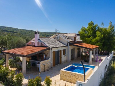 Villa 4 bedroom villa with swimming pool - Outdoor photo 2