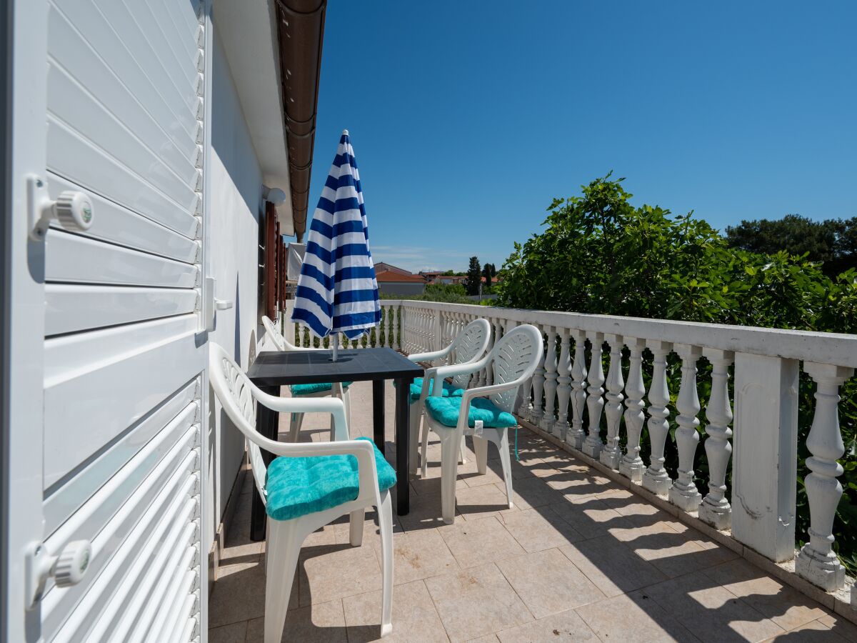 Apartment One bedroom apartment with terrace and sea view Pakoštane, Biograd A-22462-b