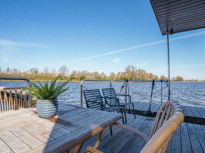 Holiday park Houseboat at Marina with Lake Views - Outdoor photo 10