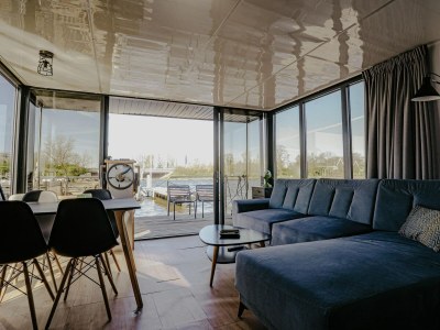 Holiday park Houseboat at Marina with Lake Views - Features photo 14
