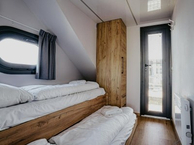 Holiday park Houseboat at Marina with Lake Views - Features photo 29