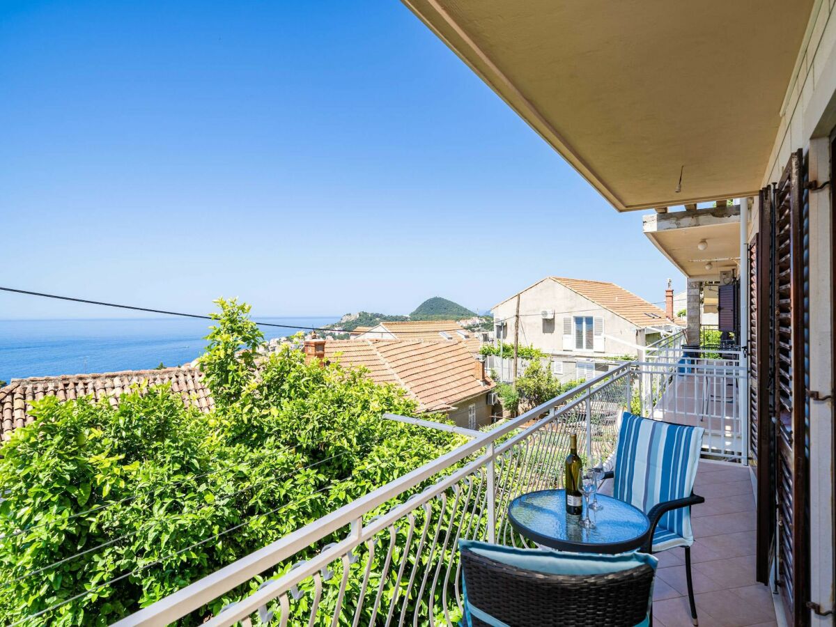Apartment Apartments Stella - Three-Bedroom Apartment with Balcony and Terrace - Outdoor photo 3