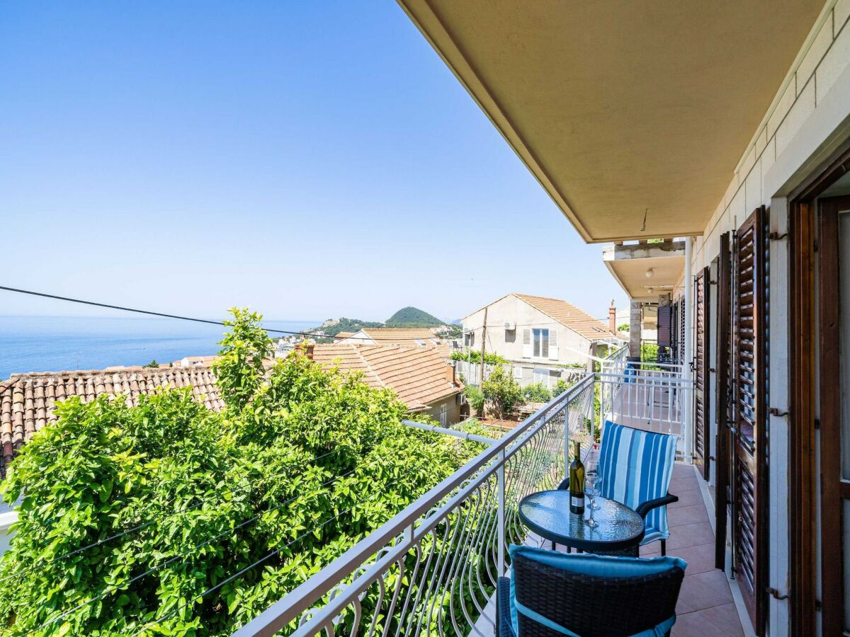 Apartment Apartments Stella - Three-Bedroom Apartment with Balcony and Terrace - Outdoor photo 5