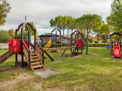 Holiday park Residence The Garda Village in Sirmione - Outdoor photo 27