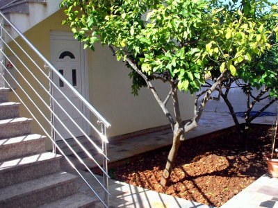Apartment Two bedroom apartment with terrace Vinišće, Trogir A-10008-a - Outdoor photo 8