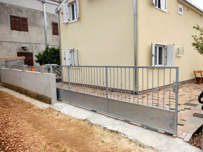 Apartment Two bedroom apartment with terrace Vinišće, Trogir A-10008-a - Outdoor photo 9